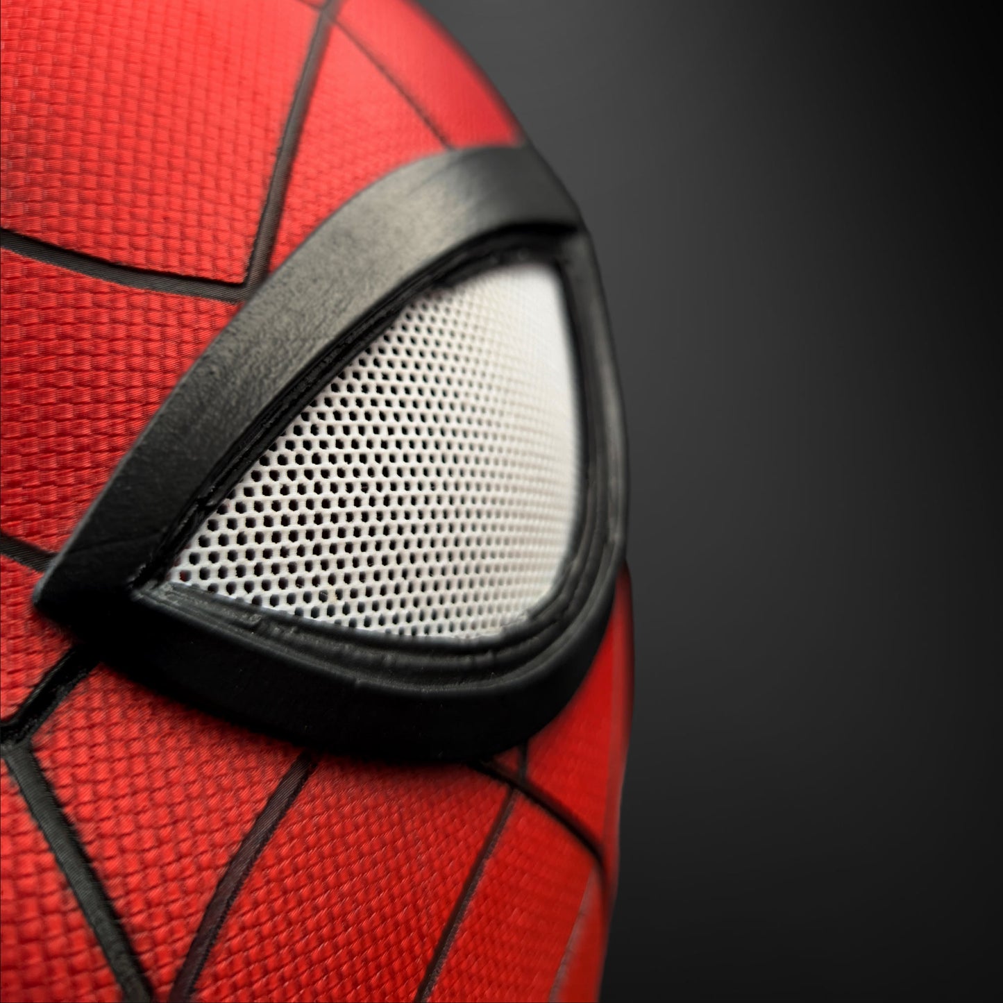 Marvel: Spiderman Mask (Avengers Infinity Wars) - Prop or Replica